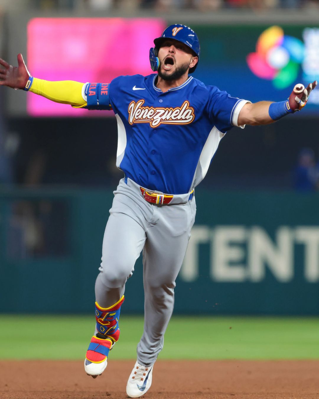Why Solaro Shades Are Perfect for Baseball Players